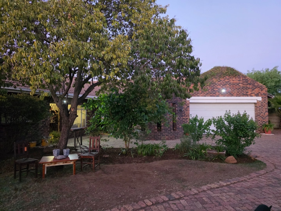 To Let 3 Bedroom Property for Rent in Vaalpark Free State